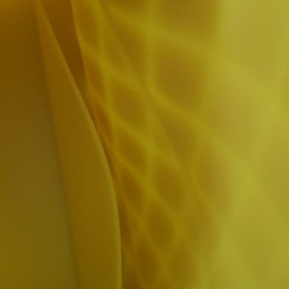 Fun Sunshine Yellow Jelly Quilted Puff Shoulder Bag Purse Latch Close Gold Chain - Picture 5 of 6